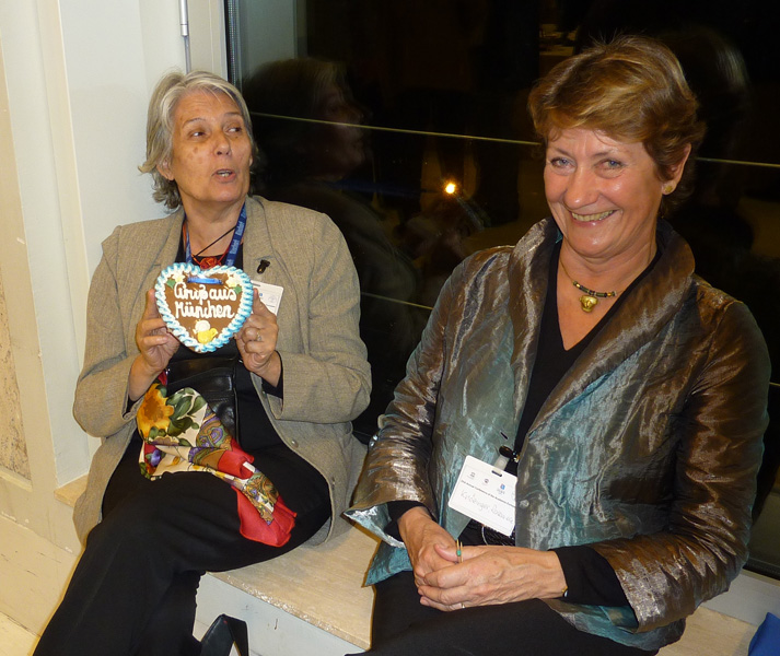 Ms. Che, Rosemary Knözinger